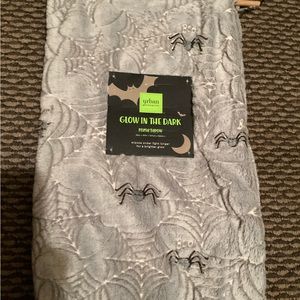 Glow in the Dark Spooky Spiderwebs Throw Blanket
